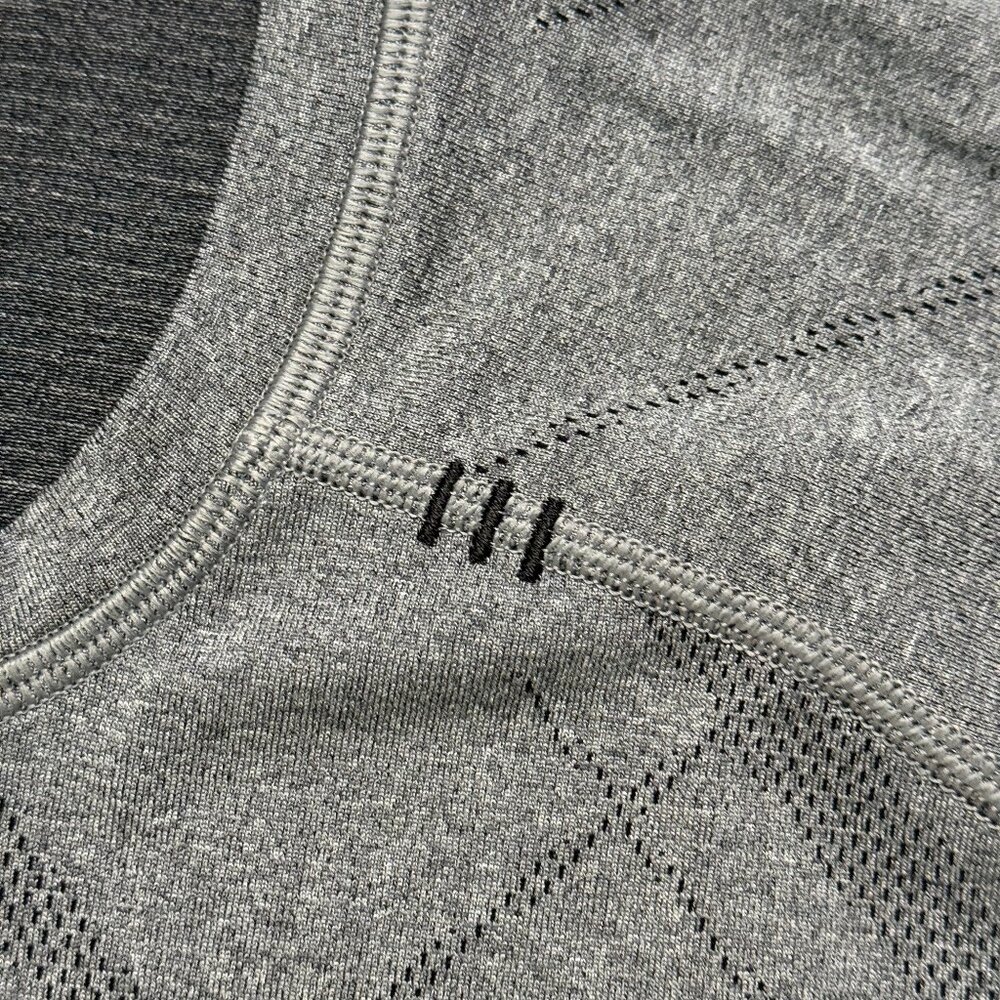 Lululemon Men's Metal Vent Tech Short Sleeve - Grey - Picture 3 of 7